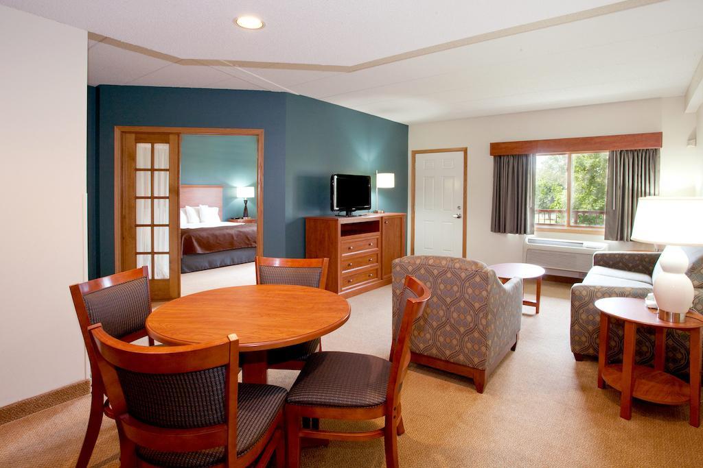 Americinn By Wyndham Chanhassen Ngoại thất bức ảnh