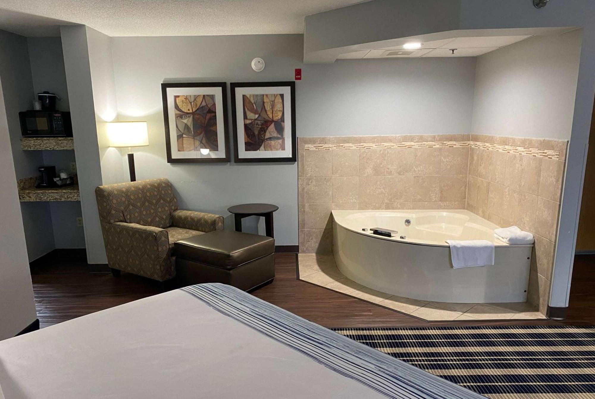 Americinn By Wyndham Chanhassen Ngoại thất bức ảnh